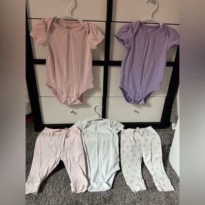 Like New condition GAP Pink and Lavender Bodysuit Set - 5 pieces